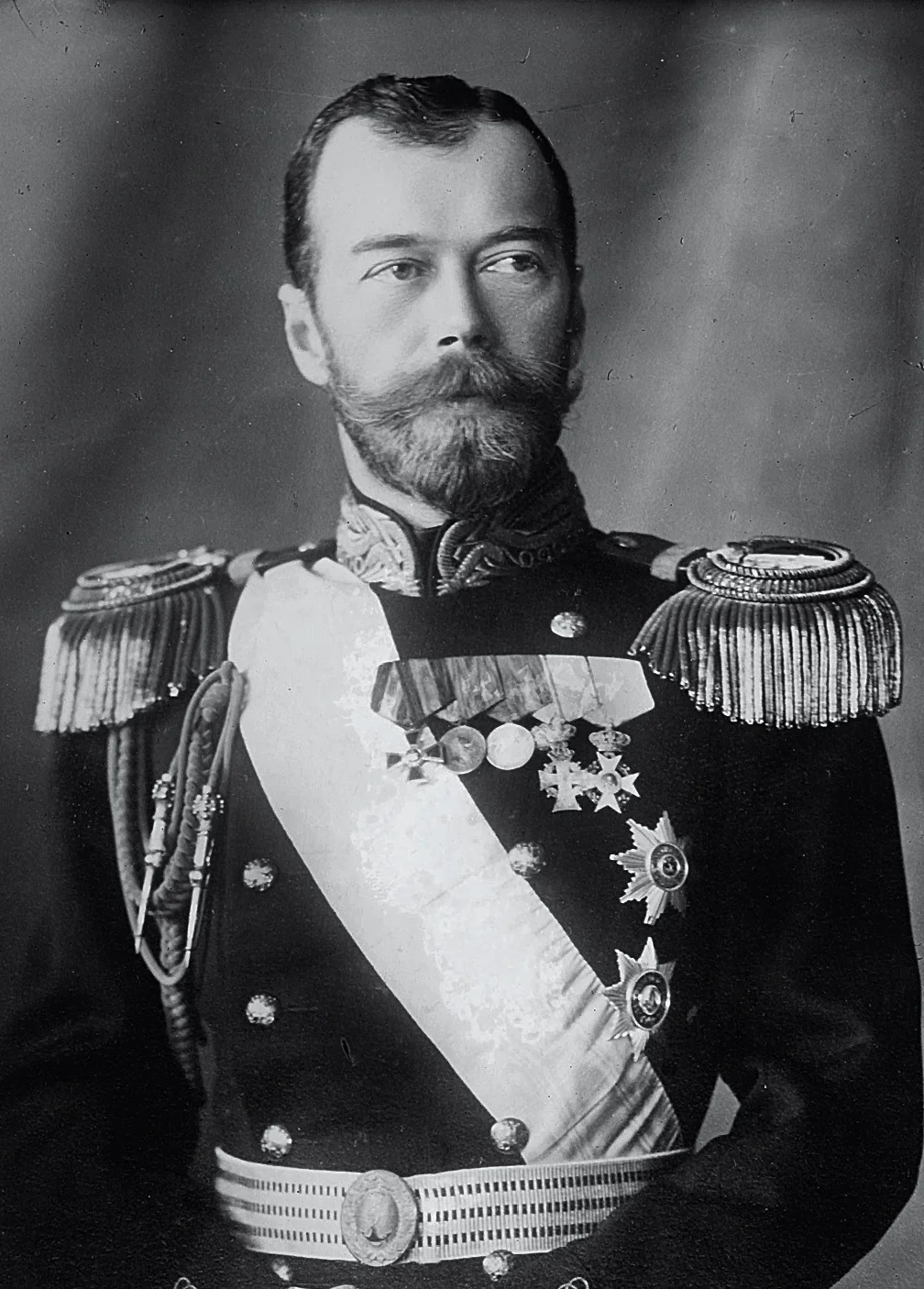 Микола II у штабному поїзді перед зреченням, березень 1917