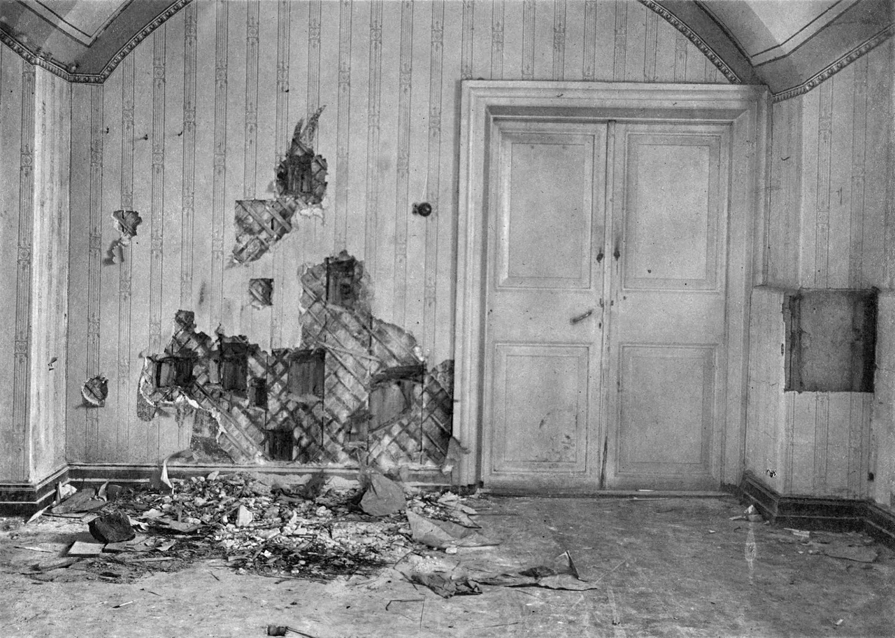 Сім'я Романових: цар Микола II з дружиною і п'ятьма дітьми
